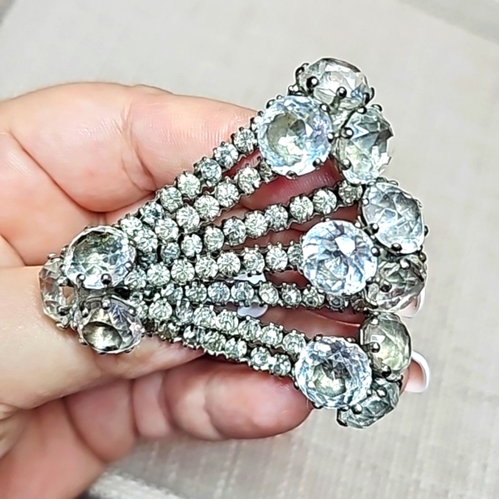 Family Estate Rhinestone Brooch - Picture 5 of 5